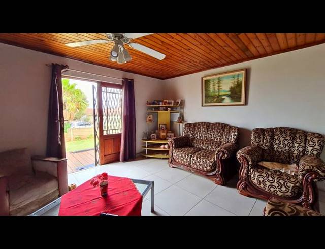 6 BEDROOM HOUSE FOR SALE IN MOSSEL BAY EXT 26